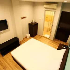 Otel Conforto, Singapur
